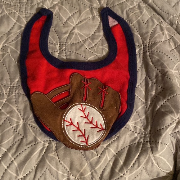 Bibs - Picture 2 of 4